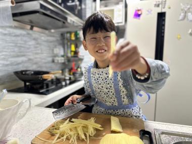 劳动教育下的圣菲花仔